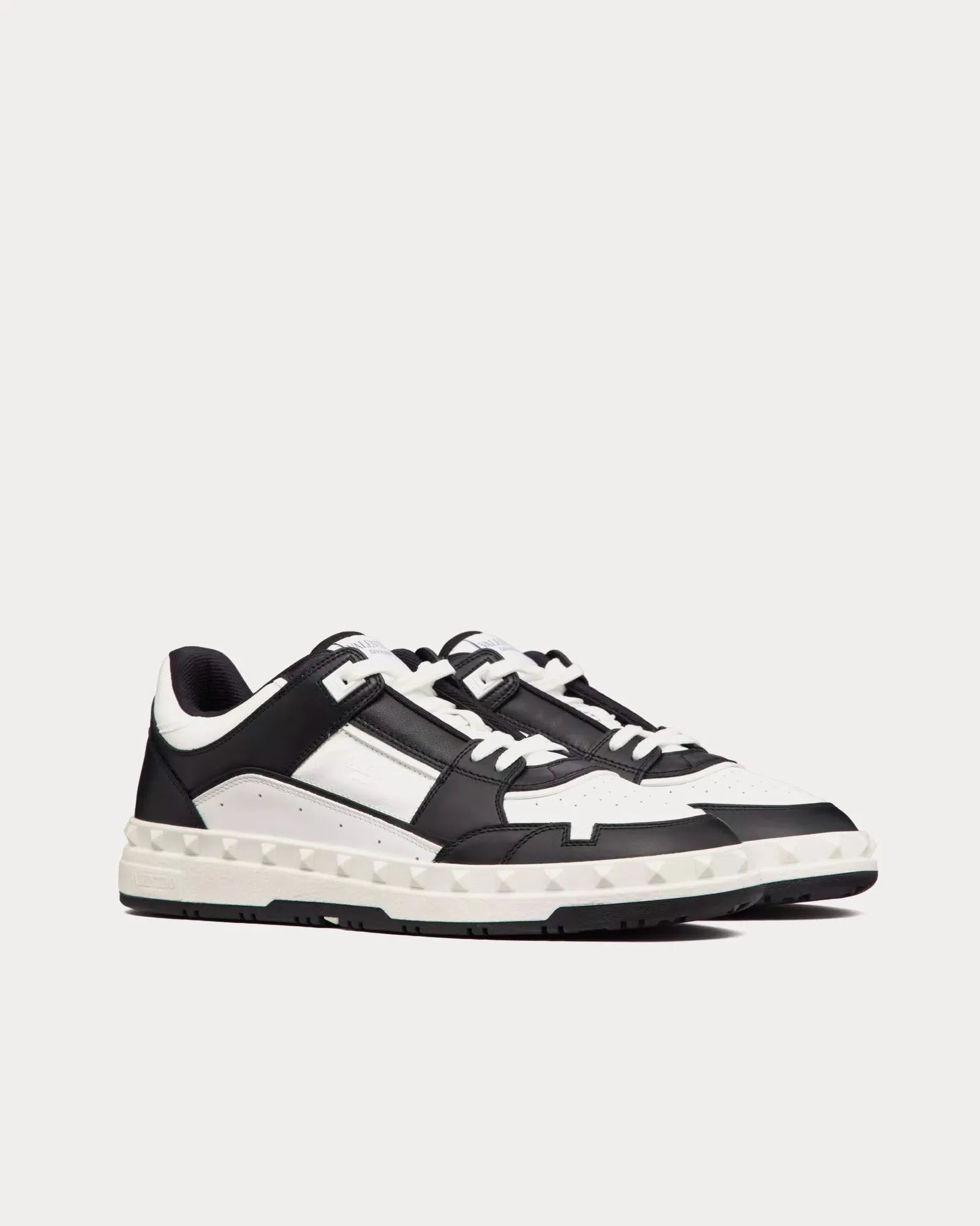 Freedots Calfskin Black / White Low Top Sneakers