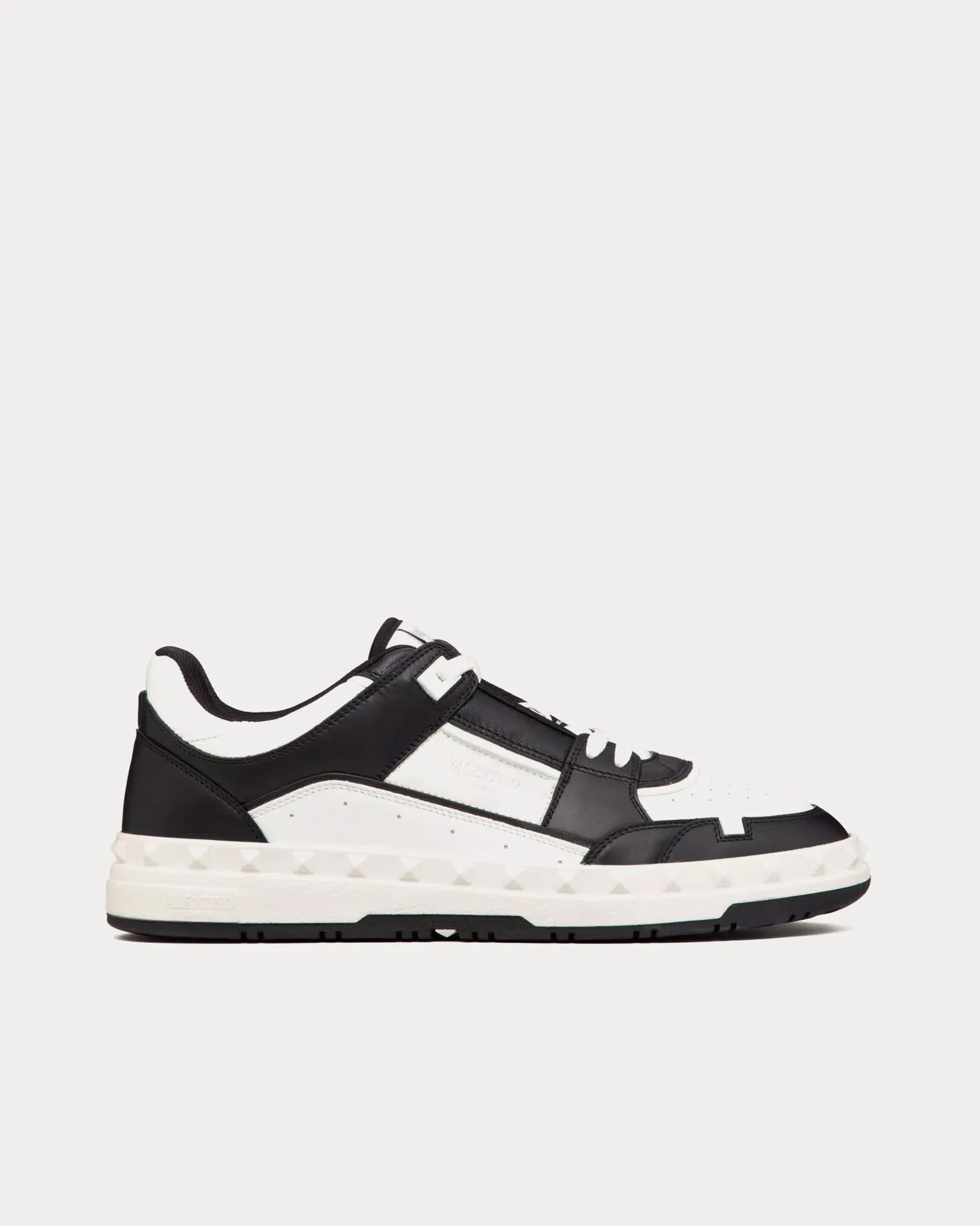 Freedots Calfskin Black / White Low Top Sneakers
