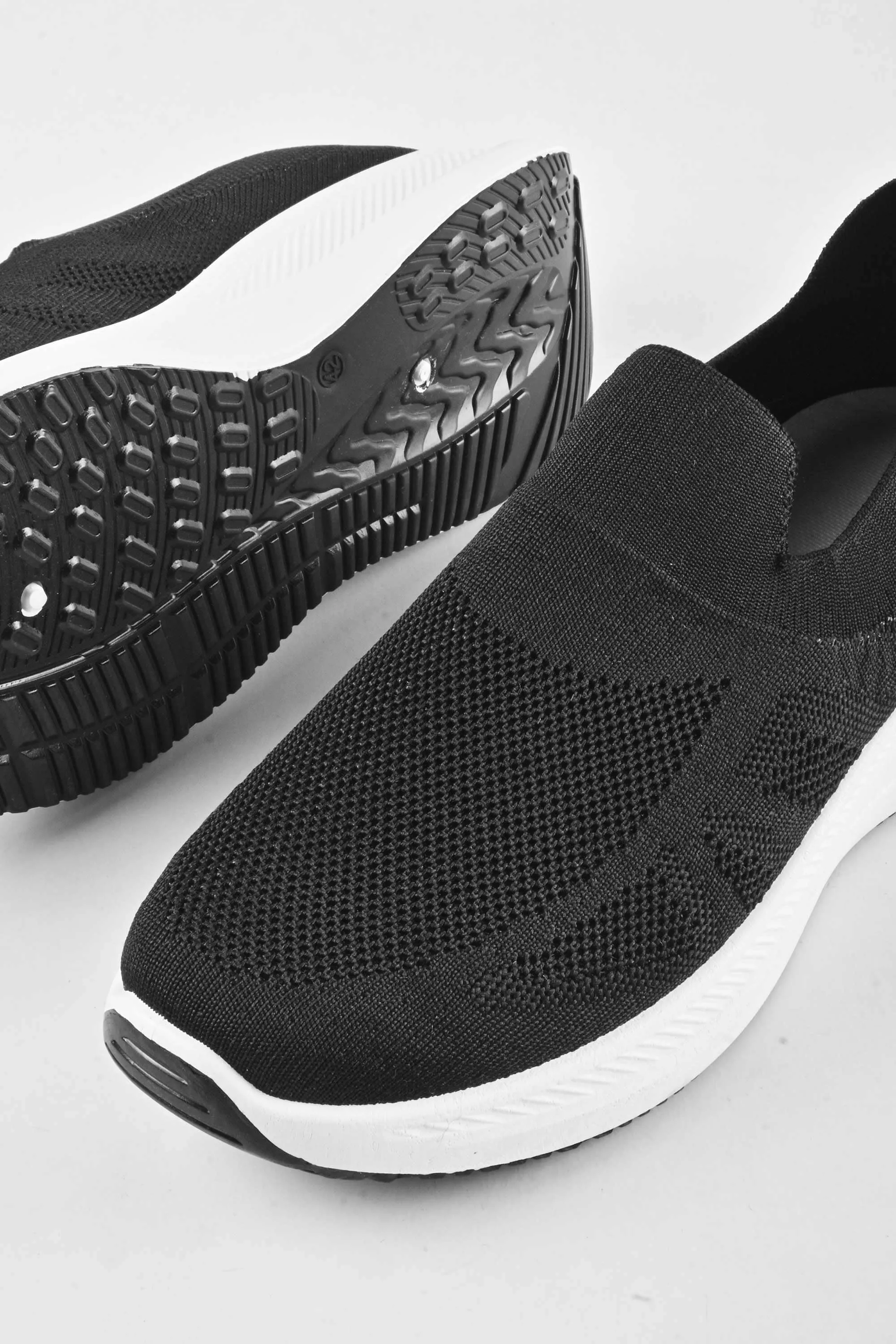 Walk Men's Kaen Slip On Jogger Shoes