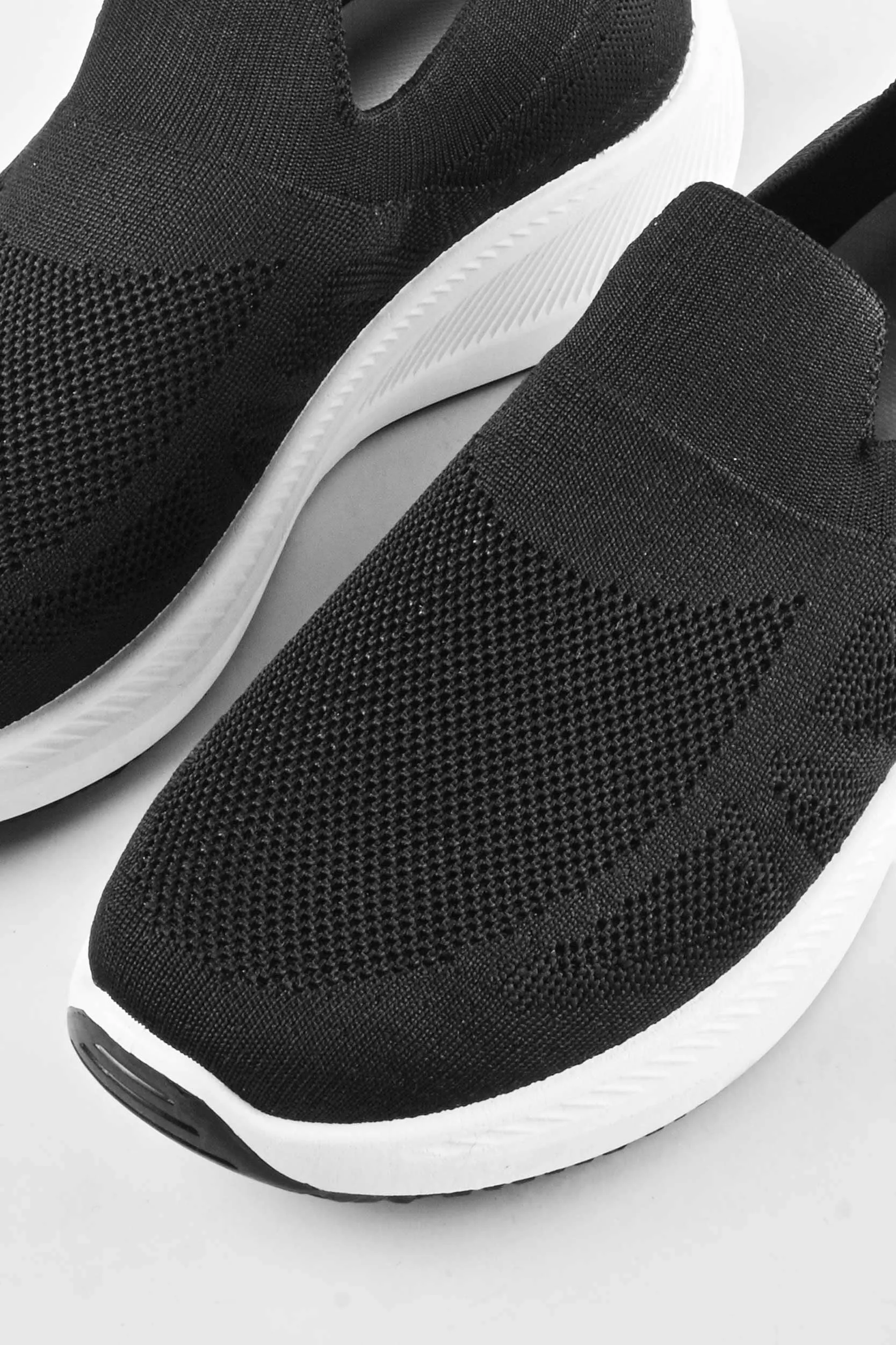 Walk Men's Kaen Slip On Jogger Shoes